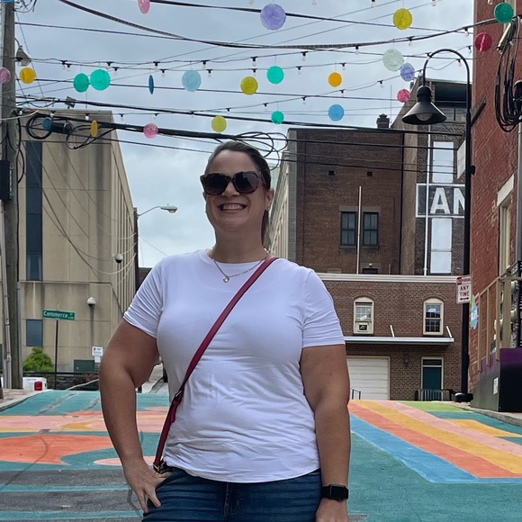 Meet your Posher, Mariel - Picture 1 of 1